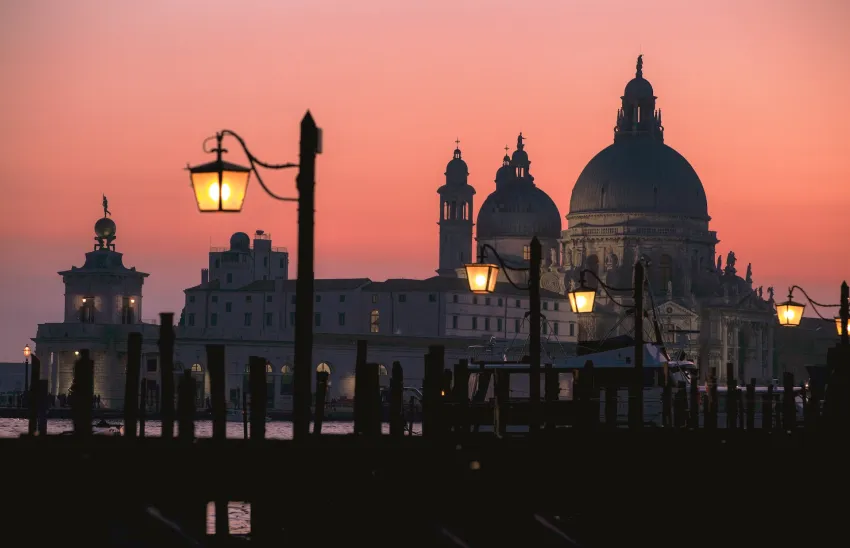 Nightlife Venice: Discover the nocturnal magic of the Serenissima