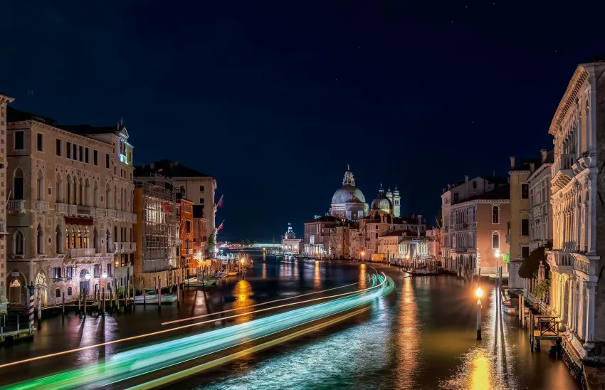 Discovering the old Venice pub: Where history meets a glass of wine